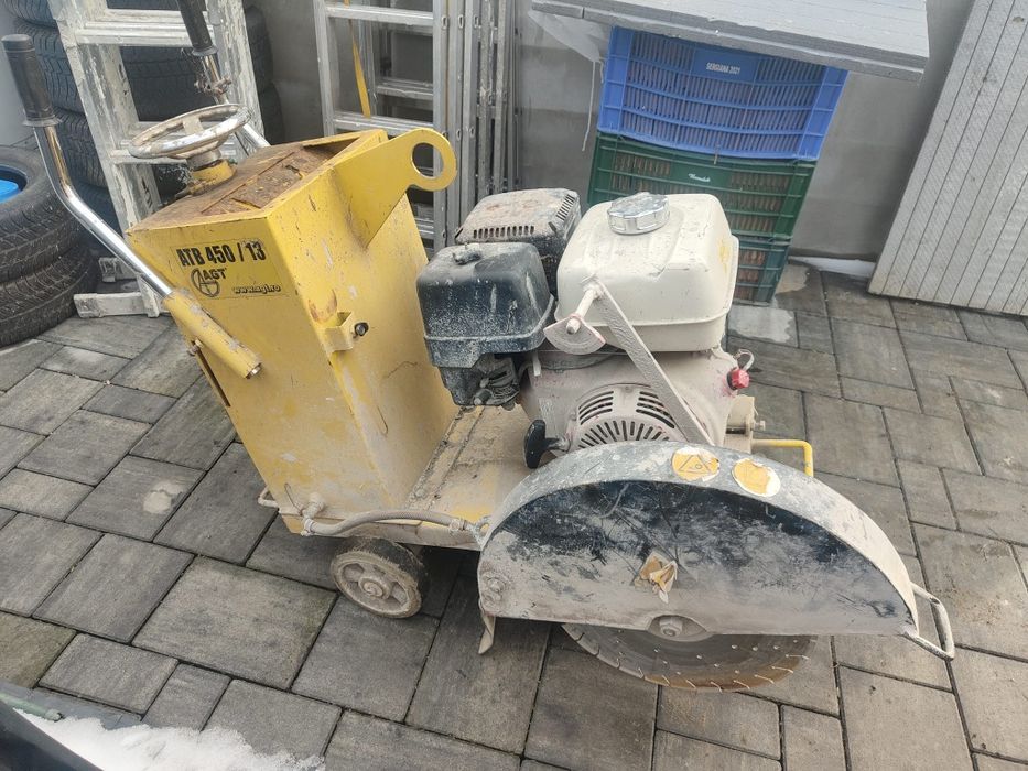 Mașină tăiat beton