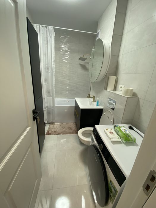 De Vanzare Apartament  2Cam cu Garaj Bloc 2025 pret 150.000€