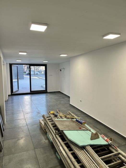 Давам офис под наем за първи наематели