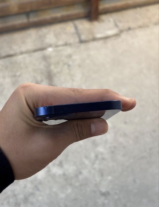 продам айфон 12/64