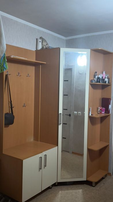 Продам шкаф в прихожую
