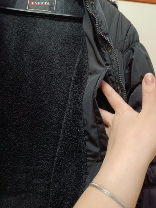 Дамско черно зимно яке с качулка