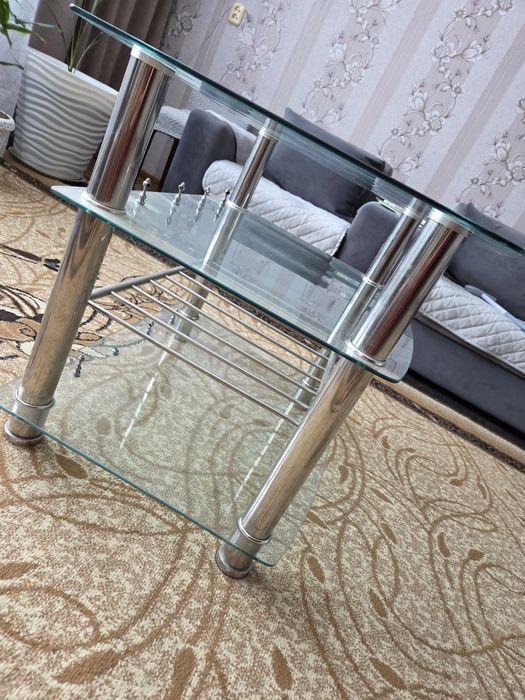 Продам б/у журнальный столик