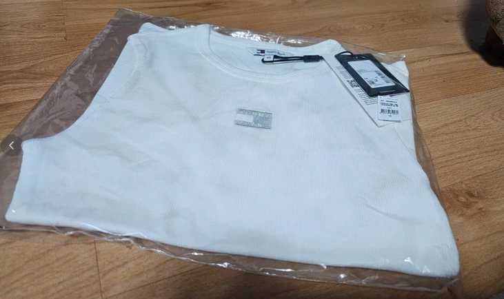 Tricou Tommy Jeans mărimea XS de Damă
