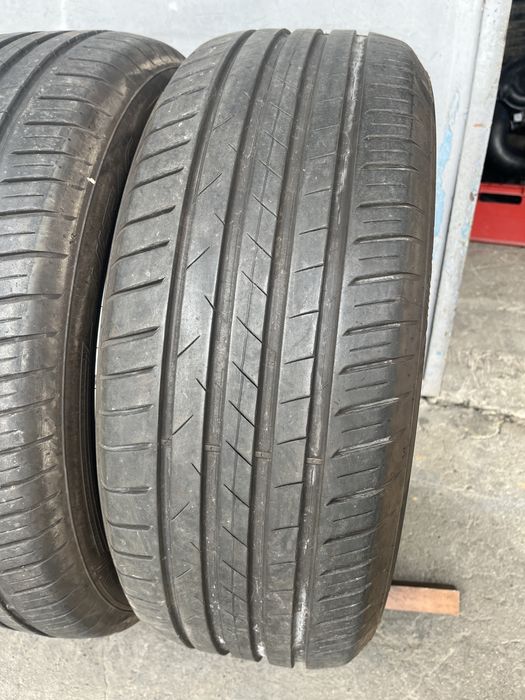 2 бр. летни гуми 215/55/17 Vredestein DOT 0222 5,2 mm