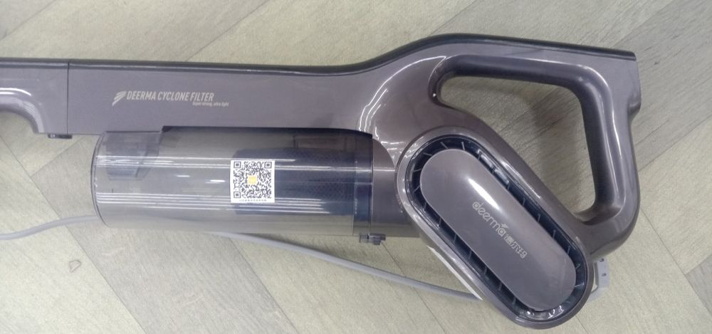 Вертикальный вакуумный мини пылесос DEERMA