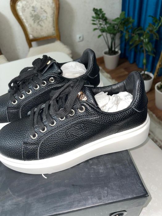 Қыздардың аяқ киімі