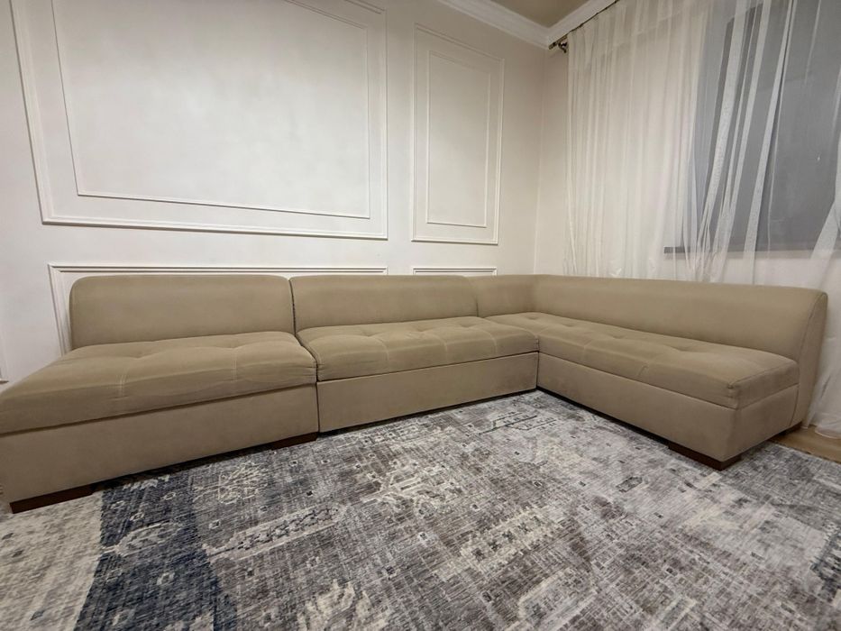 Диван Г образный