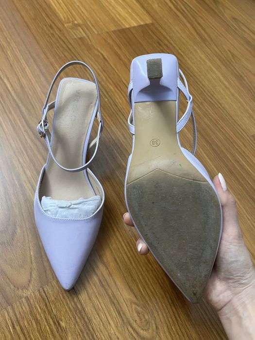 Много разных босоножек 2000тг