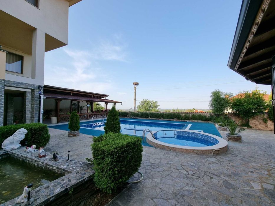 Продава се Хотел в Асеновград - 750 кв.м за 1020 €/кв.м - Снимка #18