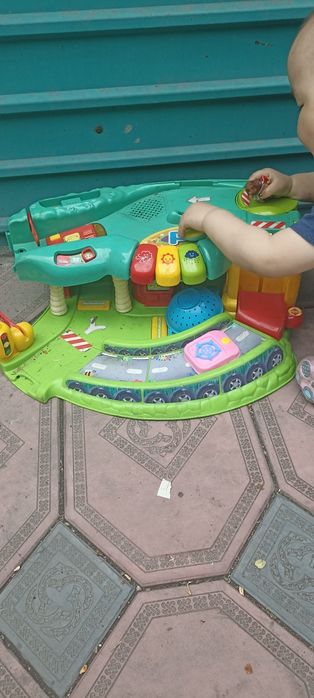Продам игрушки фирма chicco