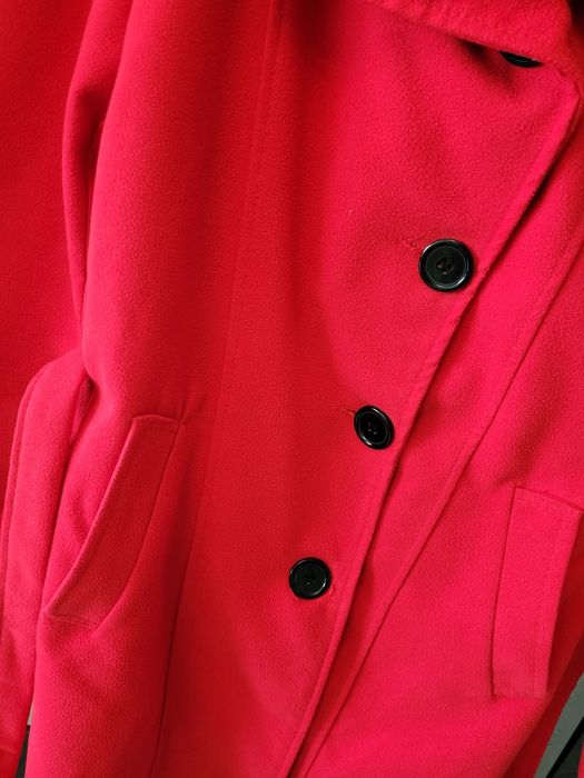 Червено меко палто