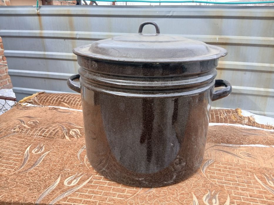 Кастрюля  большая