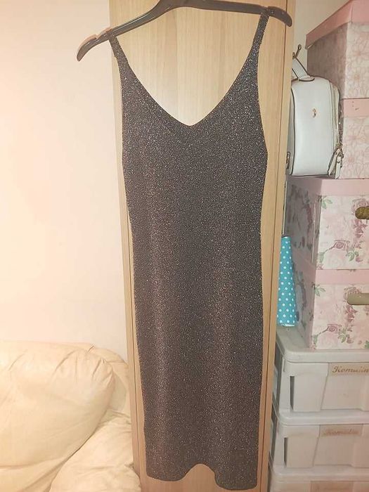 Елегантна дамска рокля RESERVED с брокат, размер: S