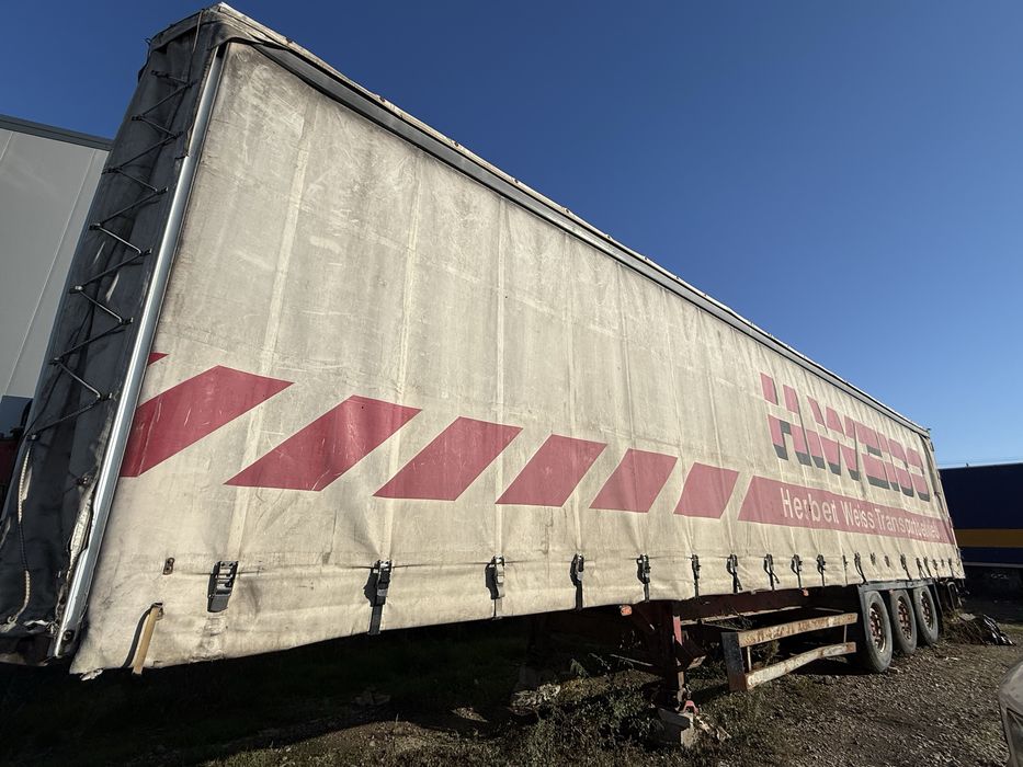 Remorca camion cu prelata