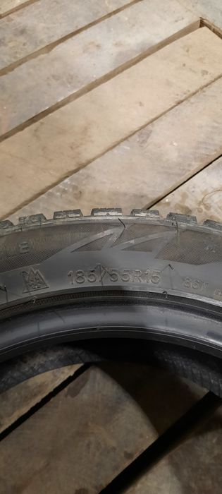 Продам комплект резины на 15
