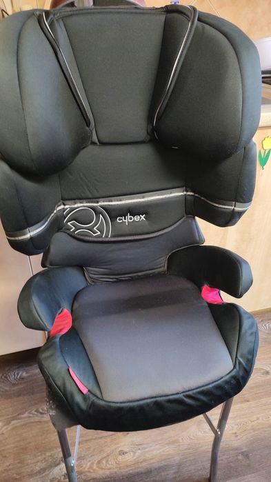 Vând 2 scaune auto pentru copii 9-36 kg Cybex Primii pași