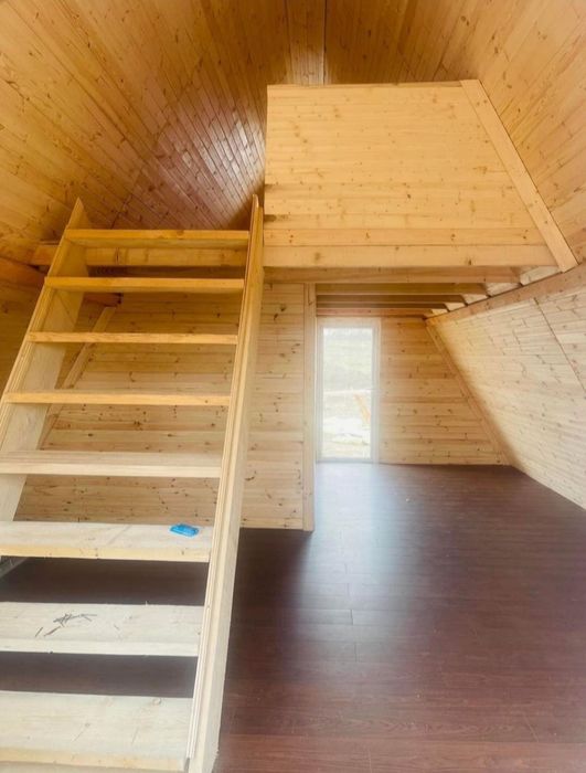 Executăm cabane din lemn