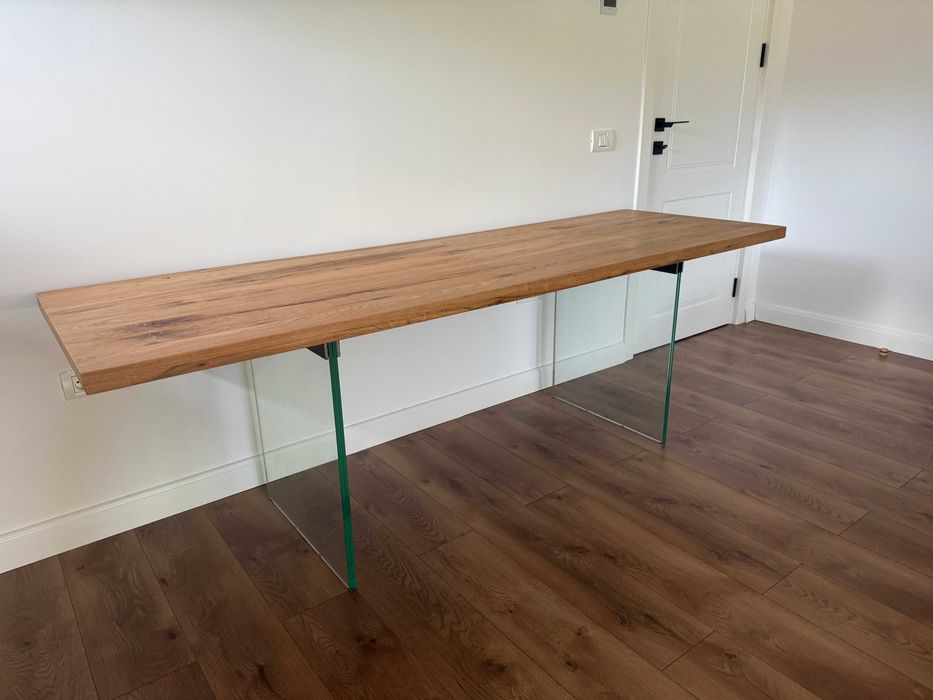 Masa din stejar lemn masiv cu picioare din sticla