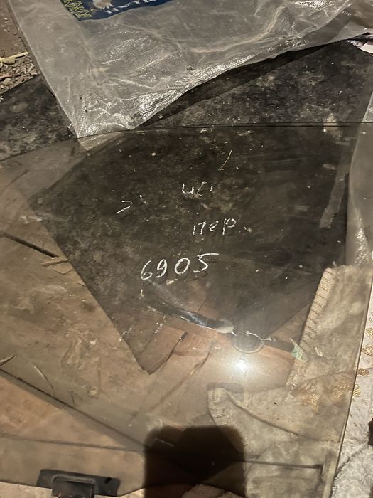 Продам боковые стекла японских автомобилей разные