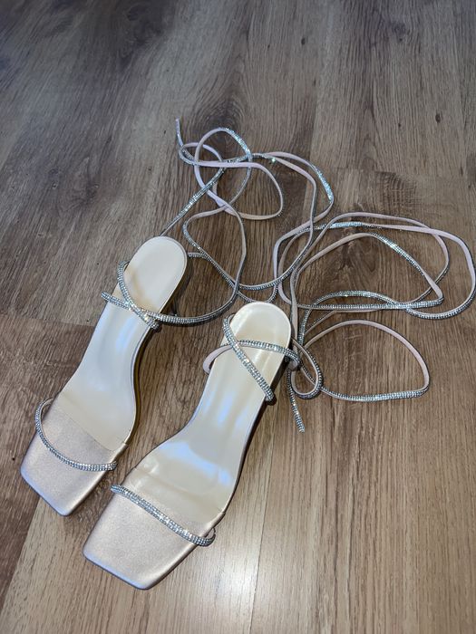 Блестящи токчета