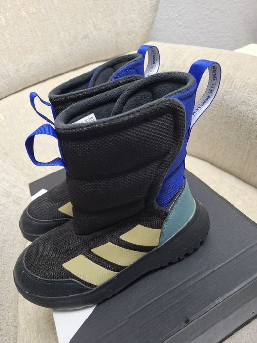 Продам Adidas сапоги.