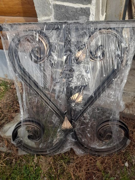 Picioare bănci fier forjat vopsit electrostatic, mese ,pergole