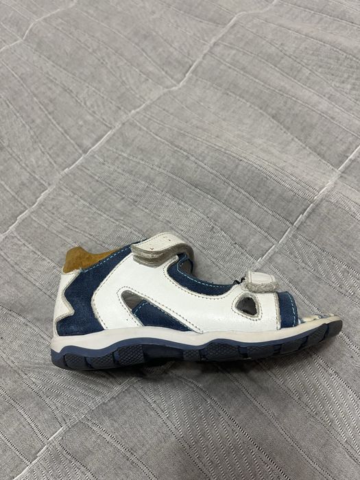 Продам летнюю обувь