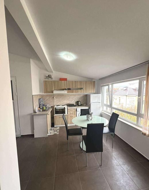 Едностаен апартамент, под наем, Център