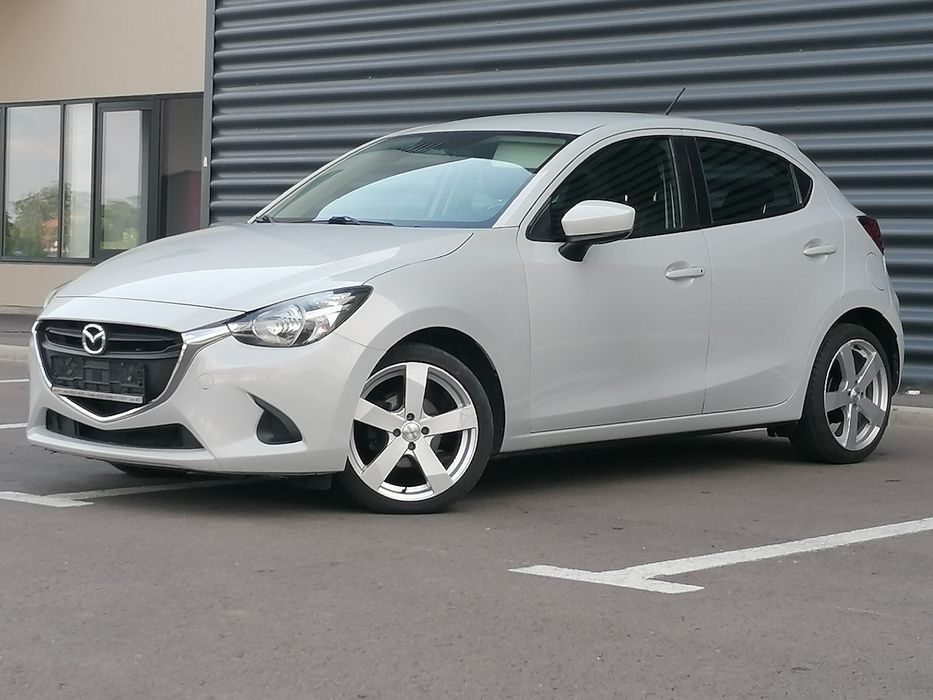 MAZDA 2