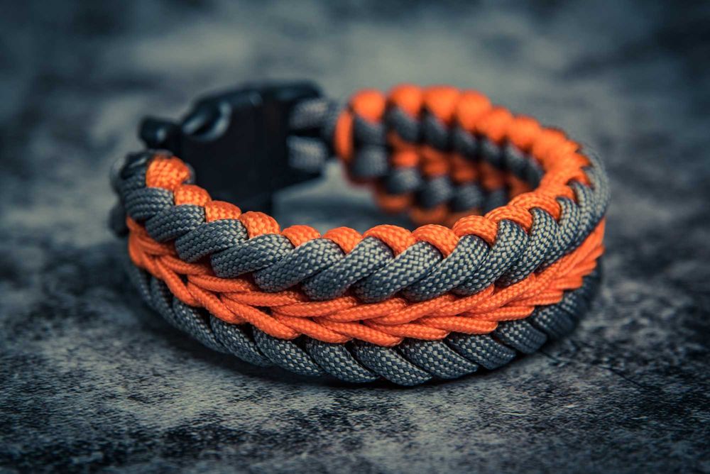 Гривна от паракорд