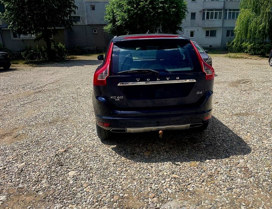 VOLVO XC60 0 — imagine 3