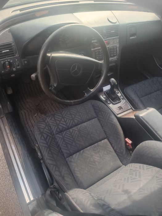 Mercedes C180.1993.година. Бензин газ. За части само цял