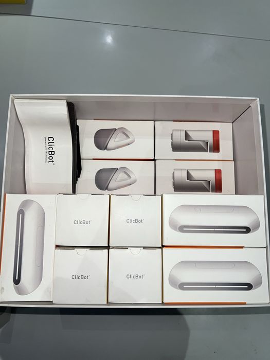 Продается интерактивная робот-игрушка ClicBot Full Kit