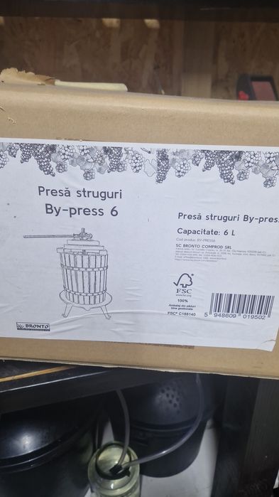 Presă struguri 6 litri