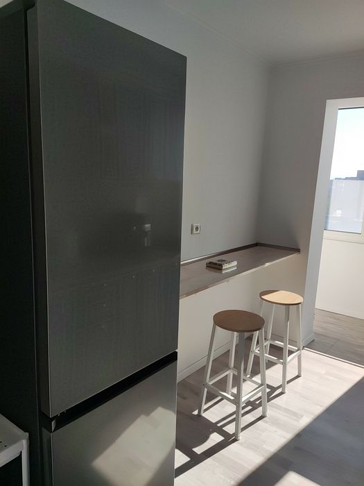 Închiriez apartament