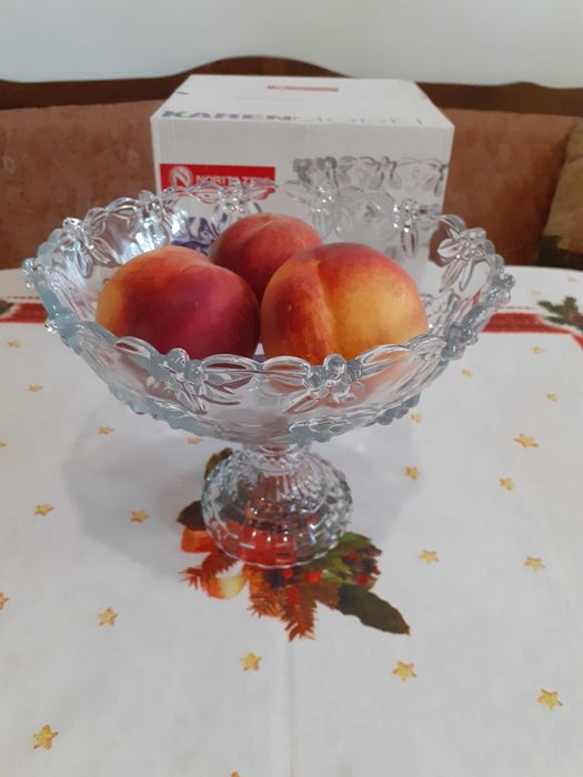 Фруктиера на столче и фруктиера-купа !