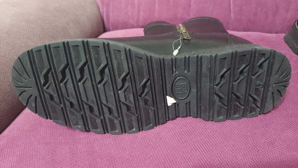 Ghete piele naturala, blanita naturala de miel, de la FRETZ marimea42