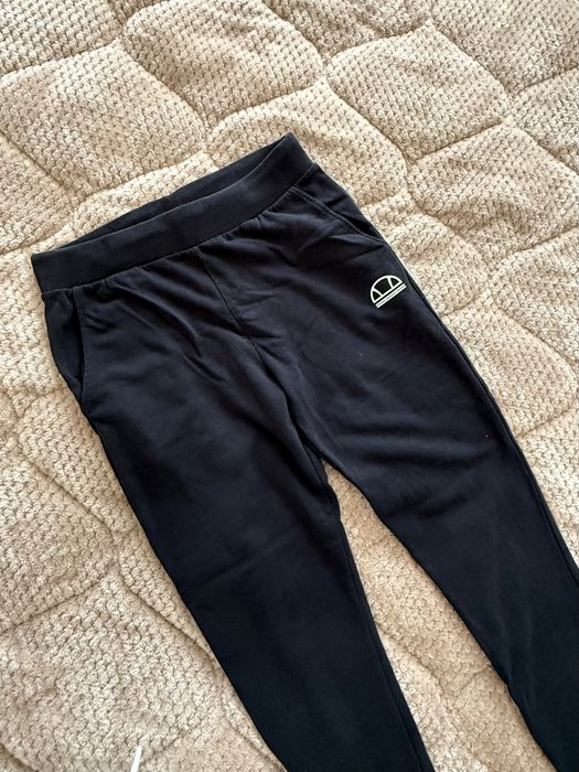 Долнище на марката Ellese