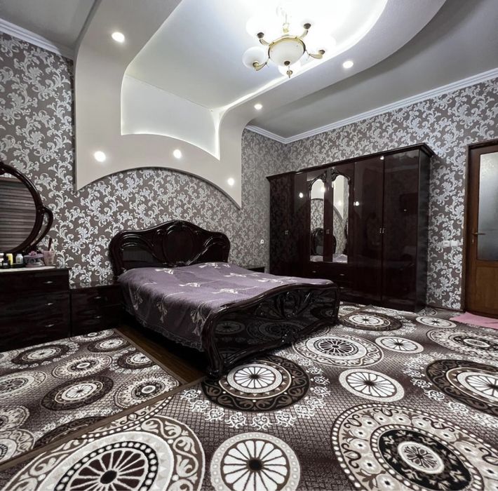 Ховли сотилади Кибрай тумани марказида