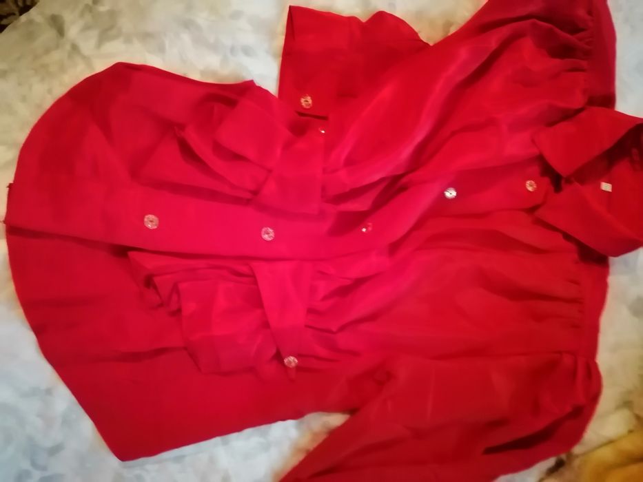 Червена вталена модерна блуза в червено