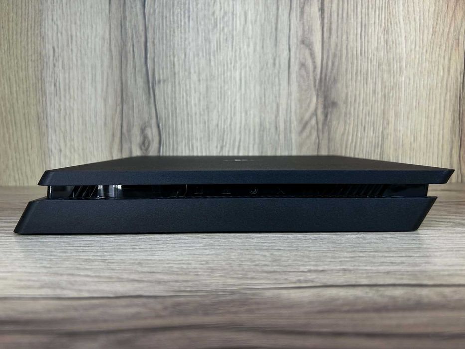 Конзола PlayStation 4 CUH-2216A 1TB