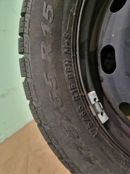 4 Pirelli R15 175/65/ 
зимни гуми 
DOT2418
