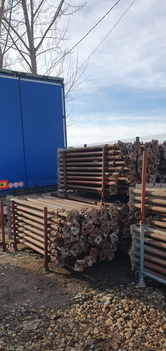 Închiriez popi metalici 3m, 3,5m și 4,5m