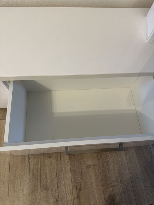 Mobila living foarte bine intretinuta (ca noua)