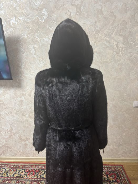 Продом норковую шубу