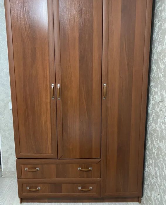 Шкаф для одежды продается