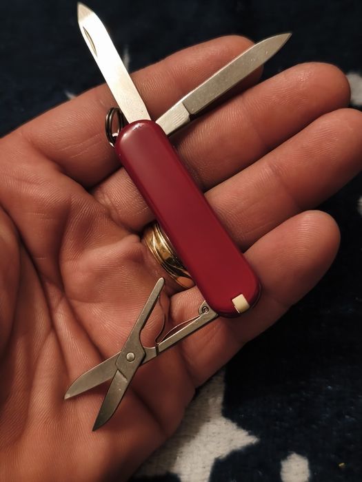 Briceag Victorinox Classic SD – Ediție de Colecție „Villiger Cigars”
D