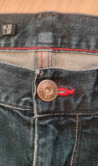 Blugi Tommy Hilfiger
