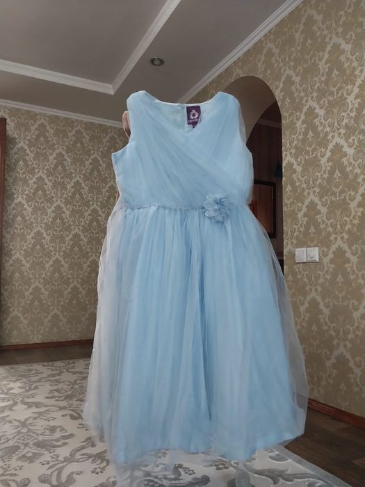 Продам красивое нарядное платье.